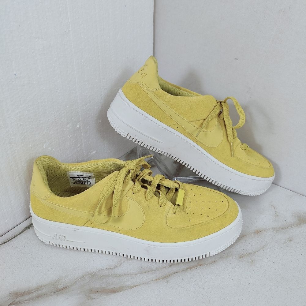 Nike Women's Air Force 1 Sage Low 'Celery' Sneakers Tennis Shoes, Sz 10 - Picture 2 of 11